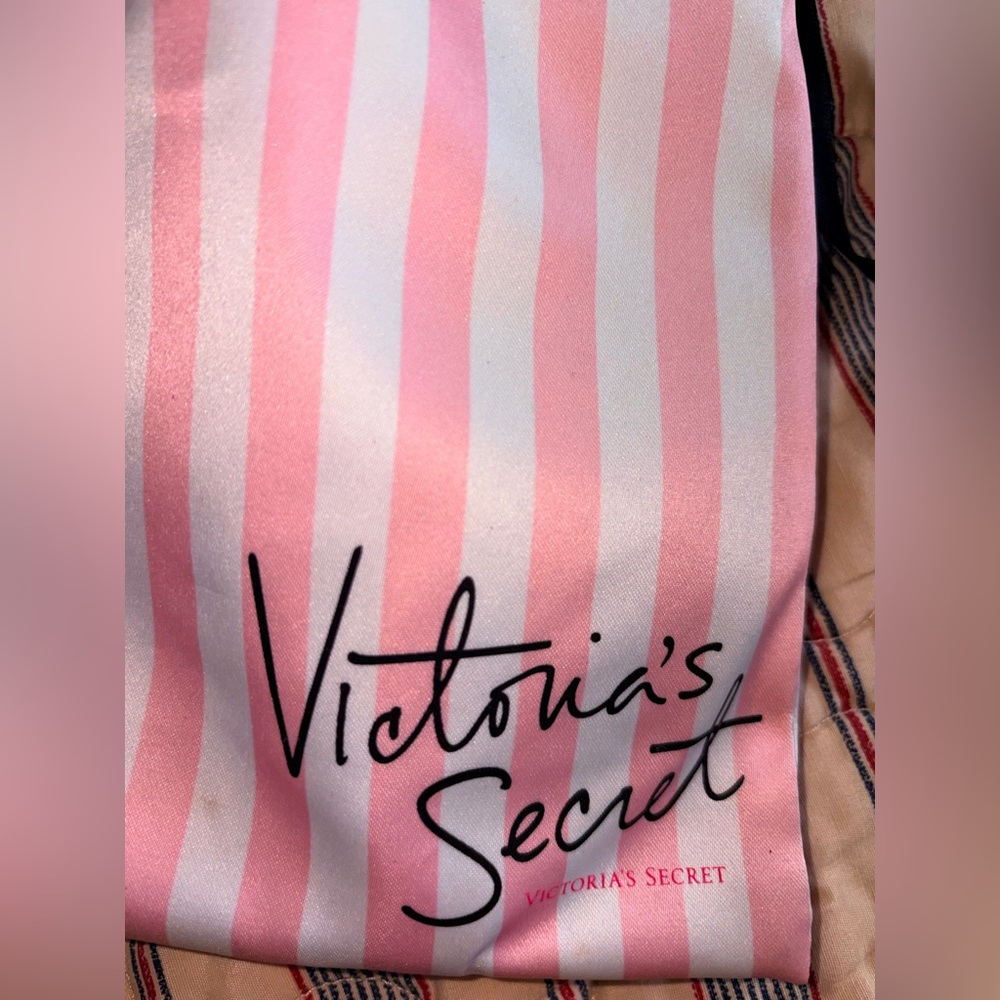 Iconic Victoria's Secret Pink and White Striped Travel Pillow Set - Picture 7 of 9